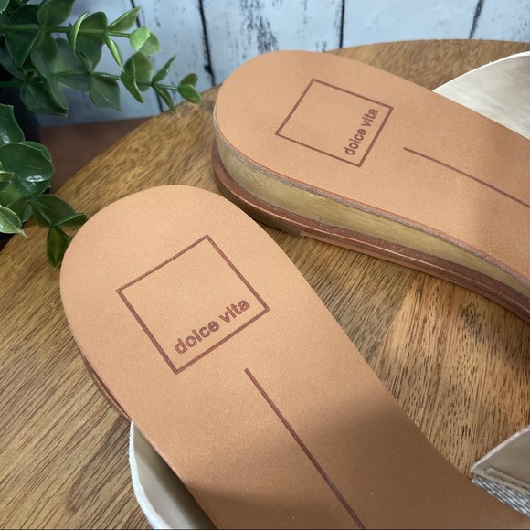 Dolce Vita Paci Slide Sandals - Picture 2 of 7